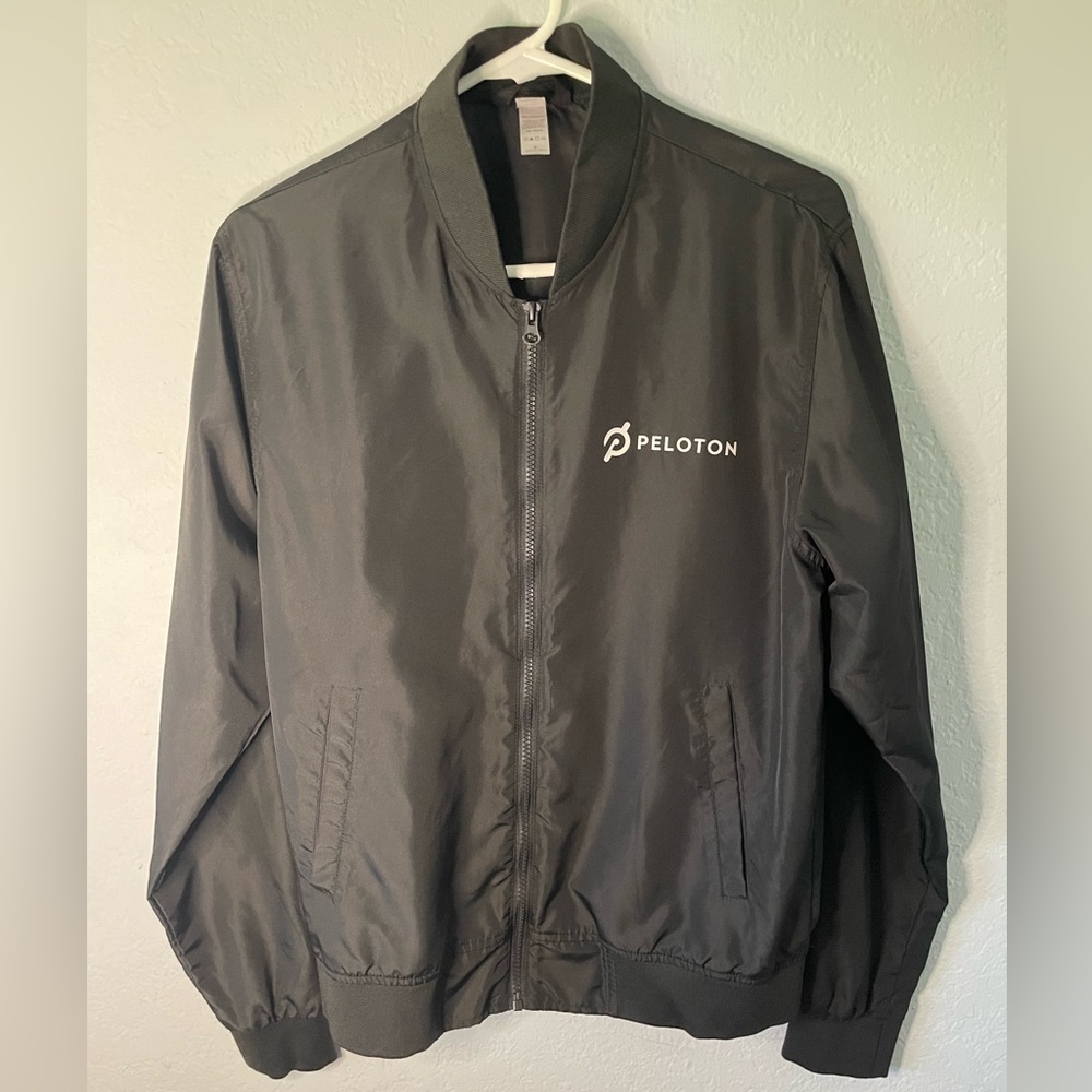 Peloton light weight windbreaker jacket